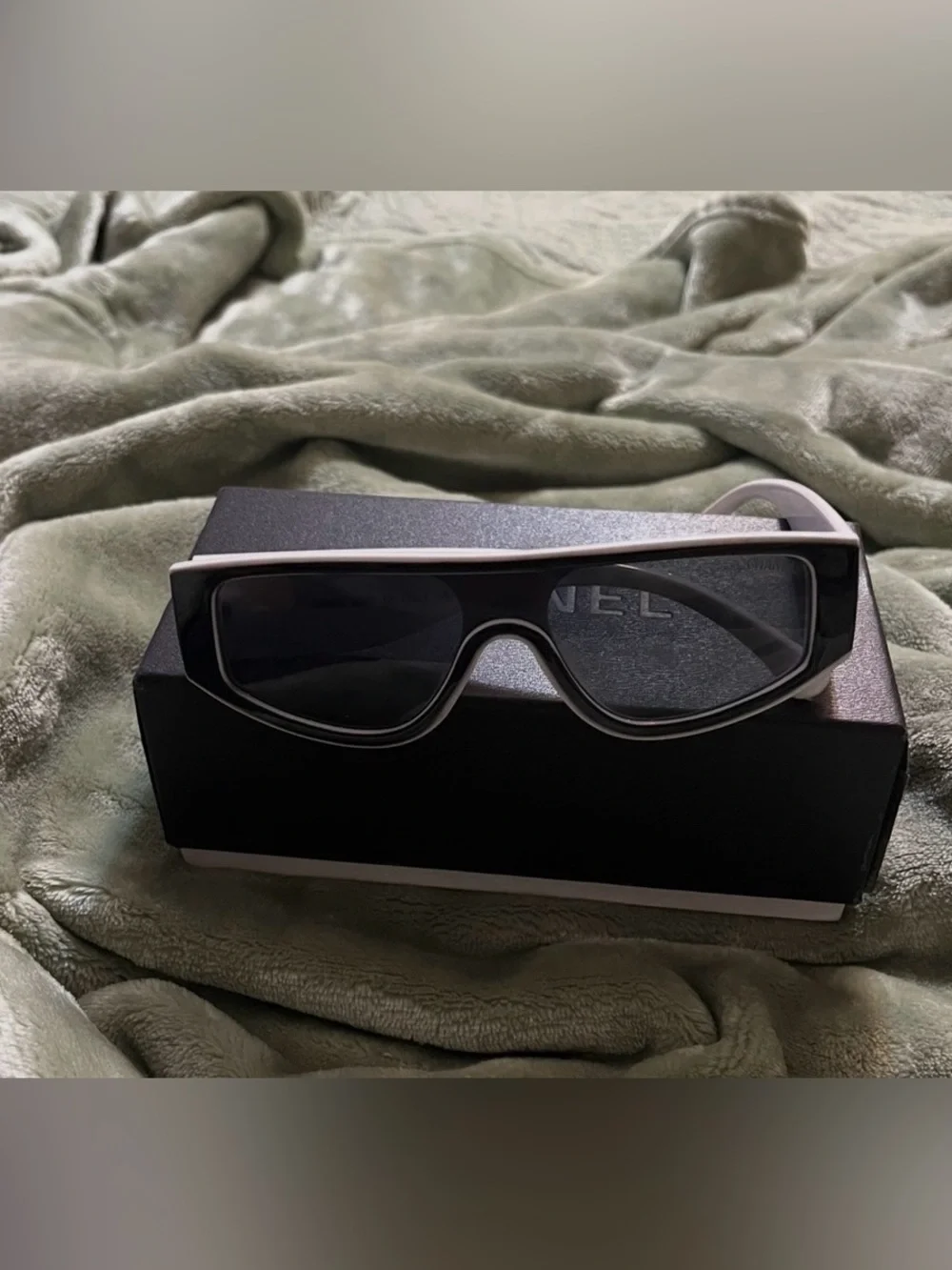 Black and White Shield Sunglasses - Minimal Modern Style